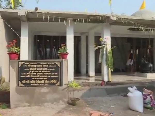 लालू यादव के बेटे पर आरोप, सरकारी जमीन पर बना दिया मंदिर लालू यादव के बेटे पर आरोप, सरकारी जमीन पर बना दिया मंदिर