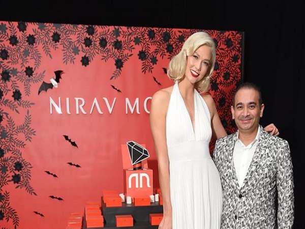 मुंबई स्थित घर सील कर दिया