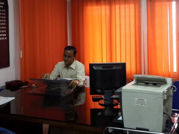  छात्राओं के साथ अश्लील बातचीत के सबूत भी हाथ लगे