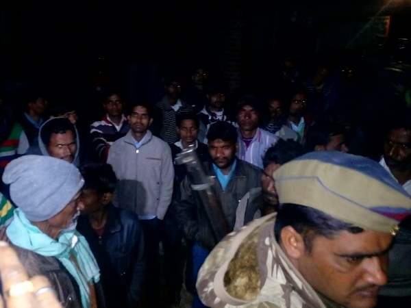 student found dead in the field in shahjahanpur