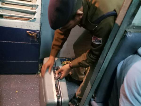 Punjab Mail blamed for information on bomb blasts in shahjahanpur Punjab Mail blamed for information on bomb blasts in shahjahanpur