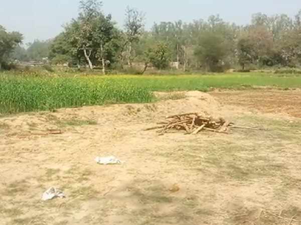 आ रही थी अजीबो-गरीब आवाज आ रही थी अजीबो-गरीब आवाज