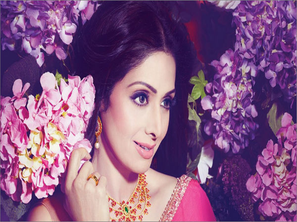 वक्री शनि की दशम दृष्टि है वक्री शनि की दशम दृष्टि है