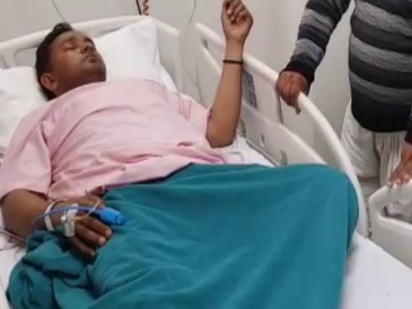 police inspector alive due to his cellphoone gets bullet on his chest police inspector alive due to his cellphoone gets bullet on his chest