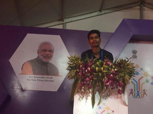 पीएम और गवर्नर से मिल चुका है प्राइज
