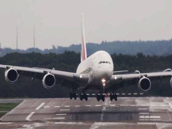 चौधरी चरण सिंह इंटरनेशनल एयरपोर्ट पर सुरक्षा रही चाक चौबंद चौधरी चरण सिंह इंटरनेशनल एयरपोर्ट पर सुरक्षा रही चाक चौबंद