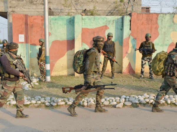 भारी हथियारों से लैस थे आतंकी 