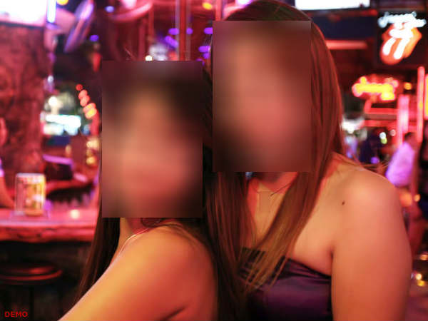 बिजनेस वीजा पर आई थीं लड़कियां