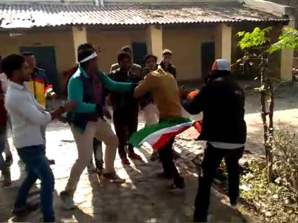 हमले में दो कार्यकर्ता हुए थे घायल