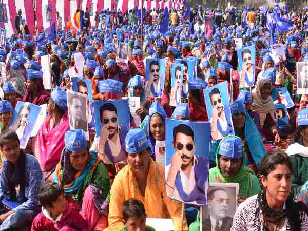 बड़ी संख्या में मौजूद रहे लोग