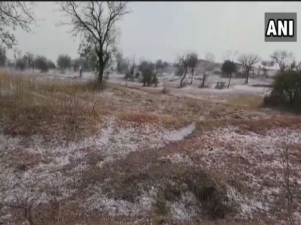 बारिश किसानों पर रविवार की सुबह आफत बनकर आई