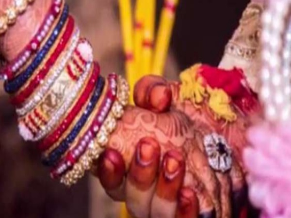 NRI ने अपने बेटे को बाथ टब में डुबाकर मारने की कोशिश की NRI ने अपने बेटे को बाथ टब में डुबाकर मारने की कोशिश की