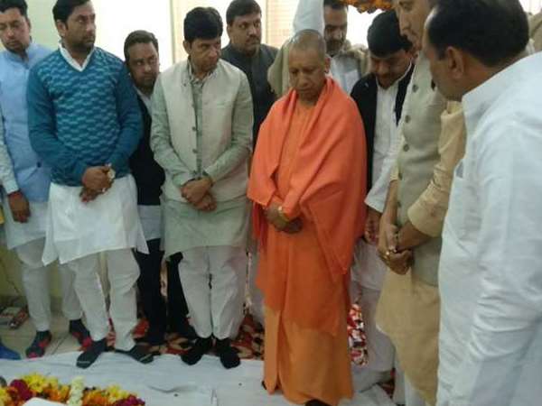 सड़कों से उड़ रही धूल देख खफा हुए योगी