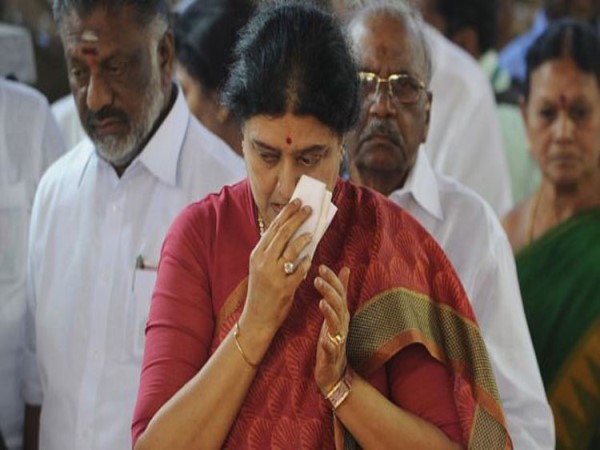 शशिकला भी गई थीं मिलने