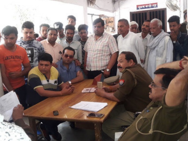 पुलिस थाने में दुल्हन पक्ष ने काटा जमकर हंगामा