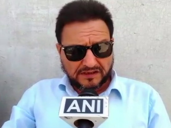 'हर महीने लाखों की शॉपिंग करती है वो'