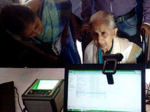 UIDAI relaxes daily Aadhaar updation target for bank branches UIDAI relaxes daily Aadhaar updation target for bank branches