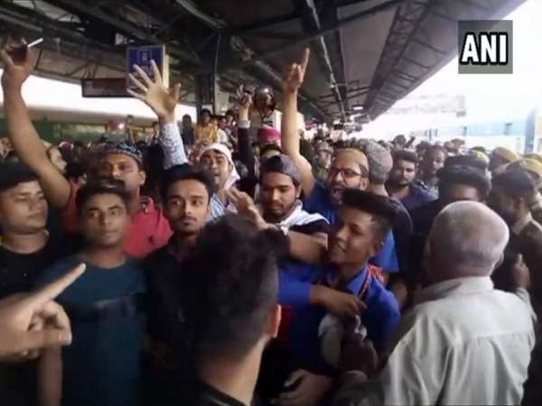  गरीब रथ की बोगी में दौड़ा करंट, चपेट में आने से युवक की मौत