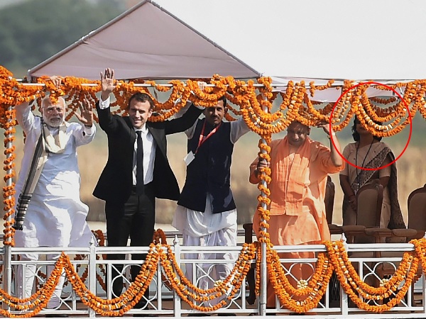 ट्रांस्लेटर हैं निलाक्षी सिन्हा ट्रांस्लेटर हैं निलाक्षी सिन्हा