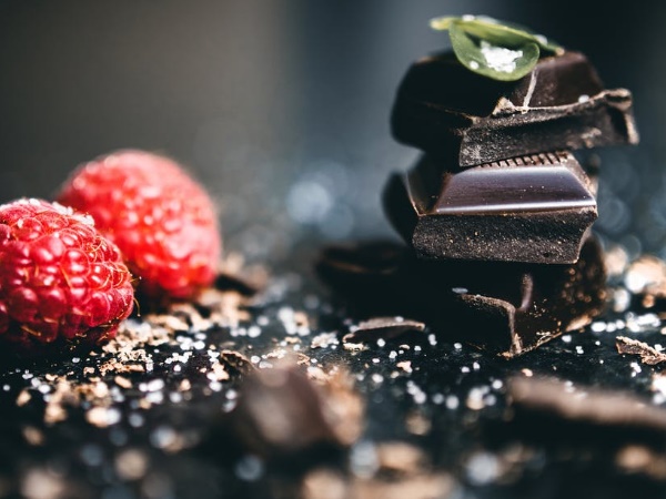 पैकेट पर भी लगे हैं हजारों क्रिस्टल