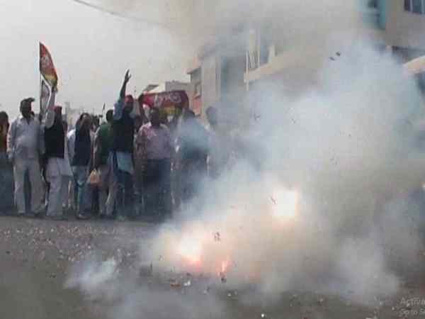 सपा के साथ कई पार्टियों का आना, निषाद वोटों का मिलना