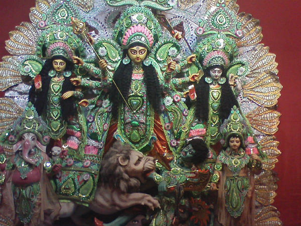 दुर्गा सप्‍तशती के आठवें अध्याय का नौं दिन विधिवत पाठ करें 