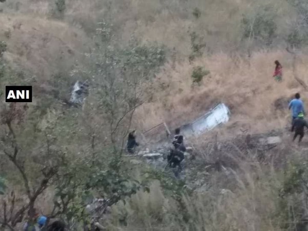 उत्तराखंड: अल्मोड़ा रोड पर बस खाई में गिरी, 12 की मौत उत्तराखंड: अल्मोड़ा रोड पर बस खाई में गिरी, 12 की मौत