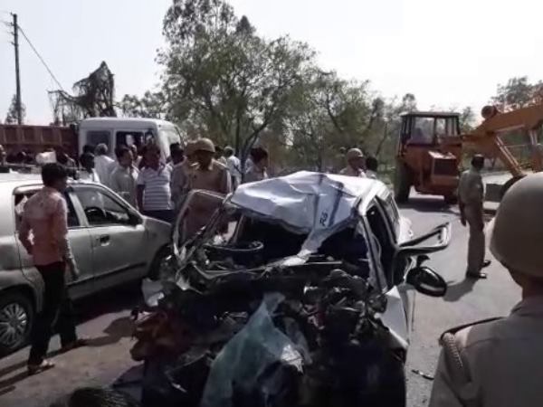 गोदभराई के रस्म में बदायूं जा रहा था परिवार