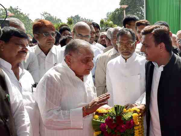 सपा के विधायकों पर रहेगी नजर 