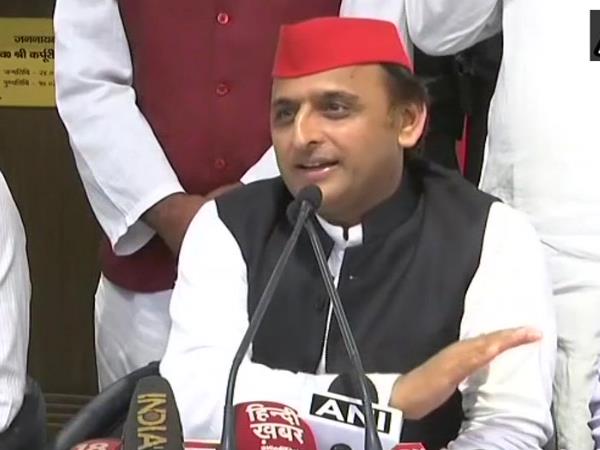 कांग्रेस से संबंध अभी भी बढिया: अखिलेश