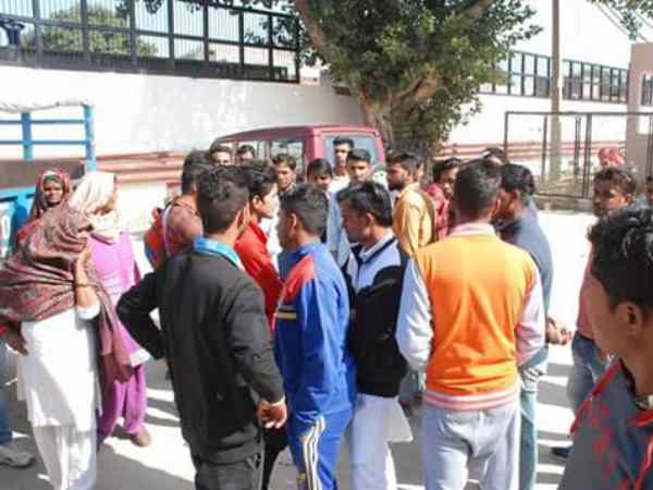 दुखों से भरी थी जिंदगी