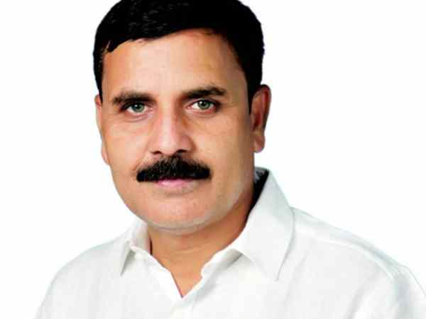 बीजेपी सांसद कर रहे है समाज को बाटने का काम