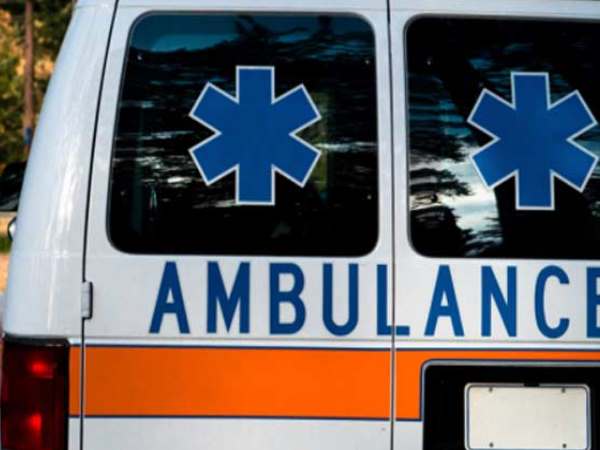 यूपी: घंटों तक बाइक पर शव लेकर घूमता रहा परिवार, नहीं मिला एंबुलेंस, देखें वीडियो