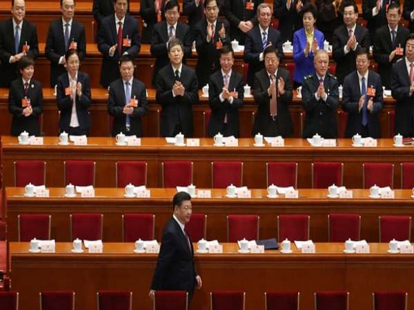 शी के आदर्शों को दृढतापूर्वक बनाए रखें...