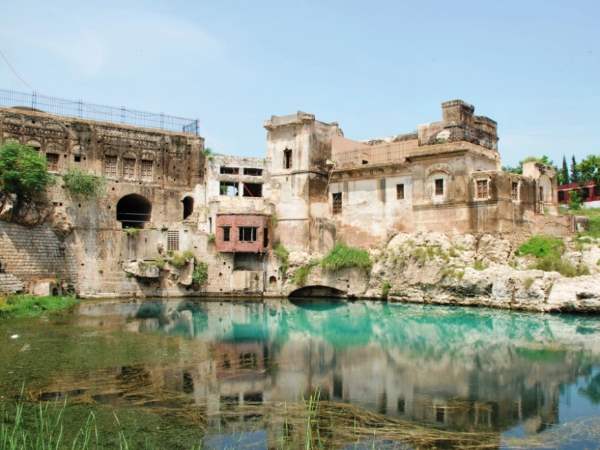 900 साल से ज्यादा पुराना मंदिर