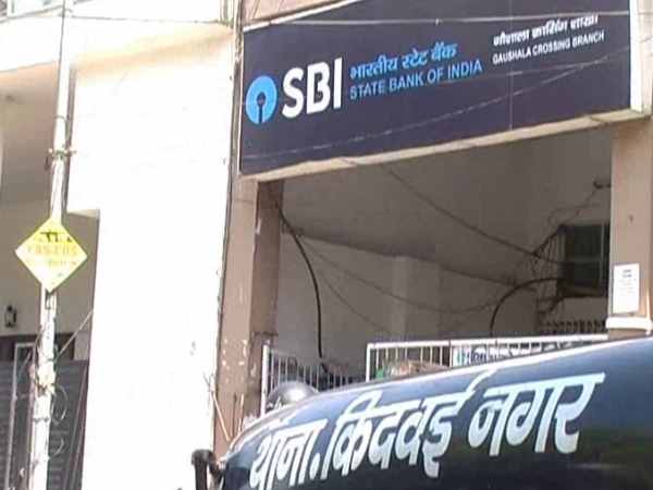 Money withdrawn using fake cheque and sign in Kanpur