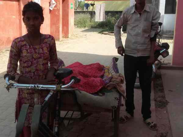 disabled pulled lorry carrying father dead body in barabanki disabled pulled lorry carrying father dead body in barabanki
