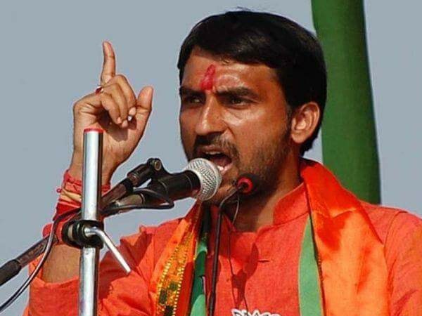  मुझे गर्व है कि अर्जित मेरा पुत्र है