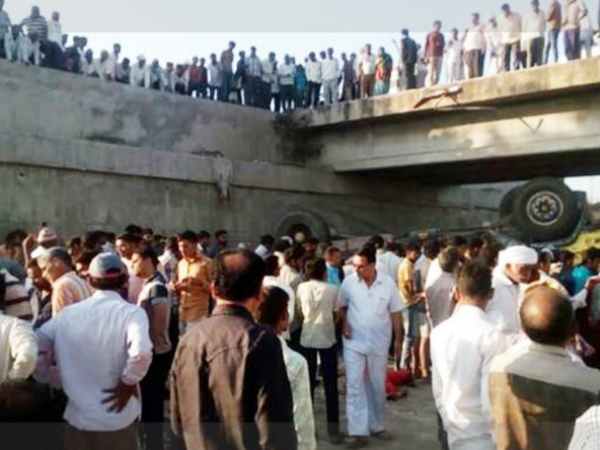 gujarat bhavnagar accident pictures many people dead 