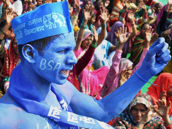 बसपा नेता भी उलझन में
