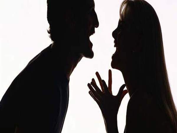  पति-पत्नी की आपस में लड़ाई हमेशा होती रहती है