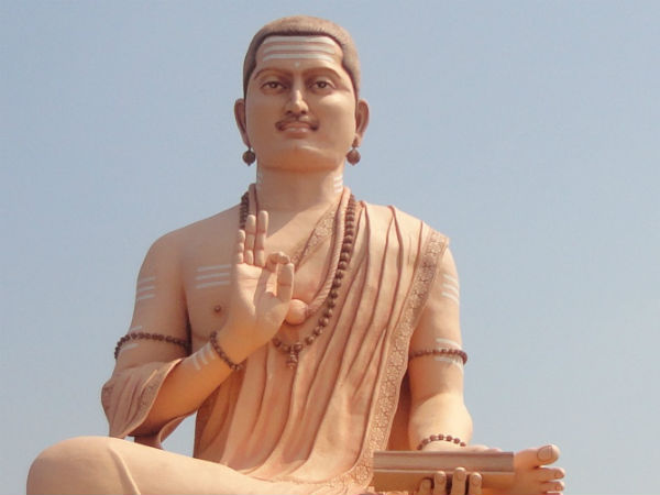  'लिंगायत' शवों को दफनाते हैं 