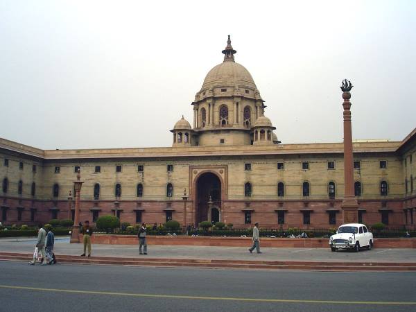 पाकिस्‍तानी राजनयिकों पर लगे हैं संगीन आरोप 
