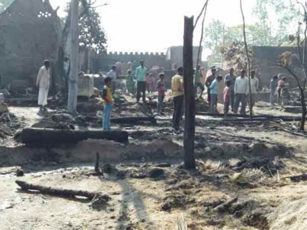  Fire in village of Kannauj, many houses burnt