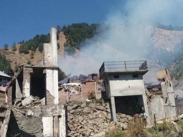 Houses caught fire in Chaupal area of Shimla