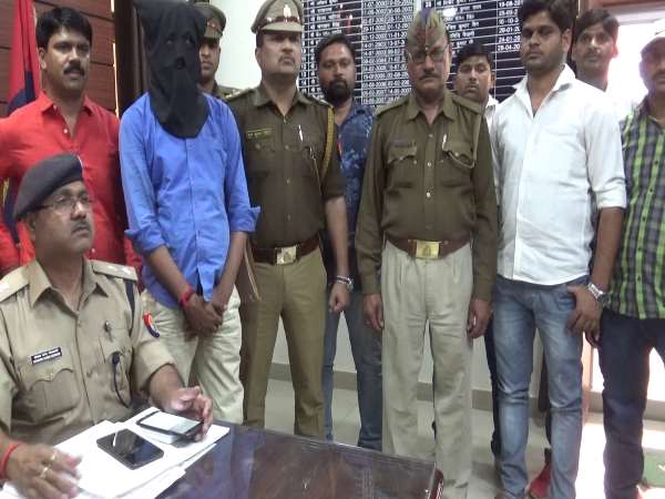 रेलवे अधिकारी बन कर रहे थे ठगी 