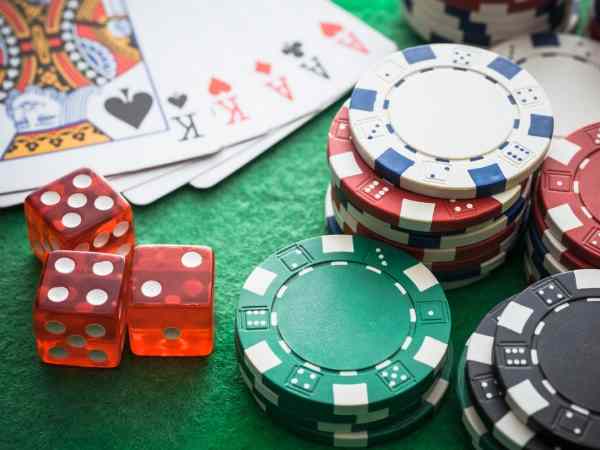 A husband lost his wife and children in gambling in Bulandshahr A husband lost his wife and children in gambling in Bulandshahr