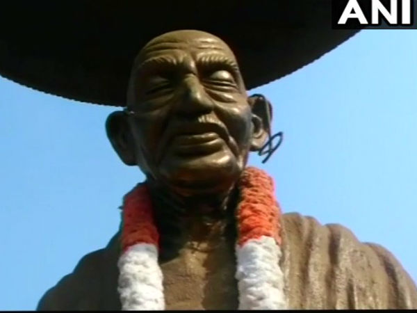 पेरियार और गांधी की मूर्ति पर हमला