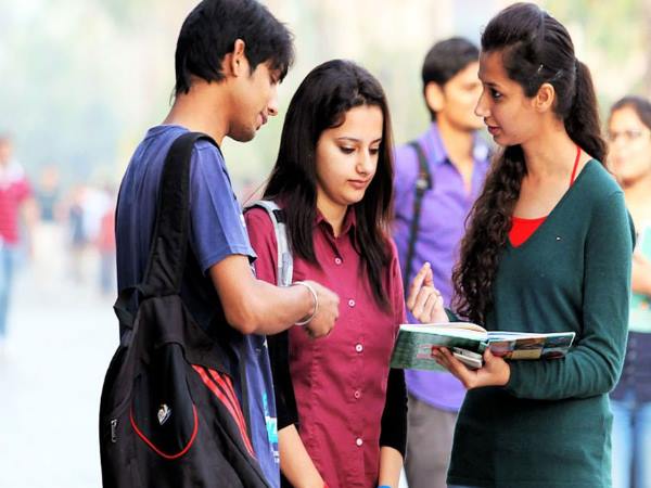  सरकार के फैसले को चुनौती