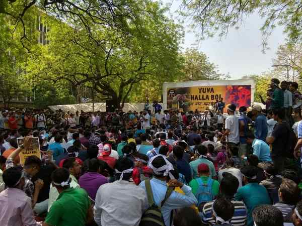 SSC छात्रों और दिल्ली पुलिस में टकराव, कई जगह लाठीचार्ज